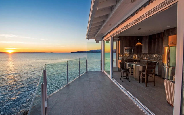 SookePoint Ocean Cottage Resort