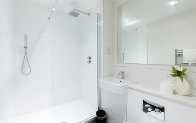City Stay Apartments - Platform