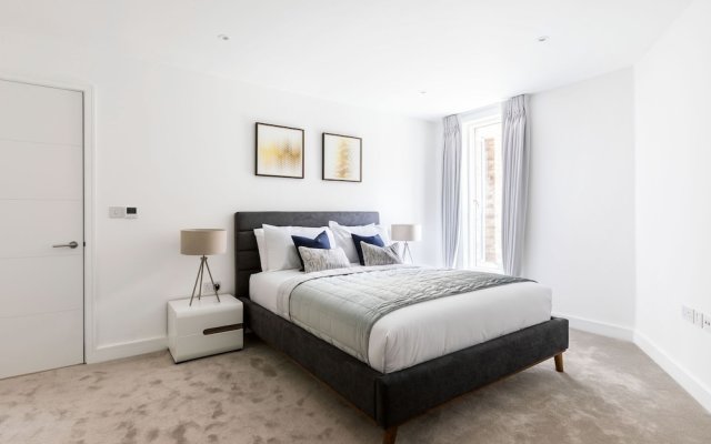 Luxury 2 Bed Apartment in Olympia Kensington
