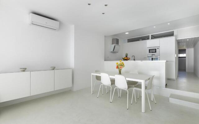 Beachfront apartment in Alcudia beach CB 3