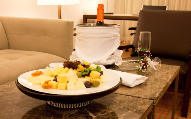 Holiday Inn Bogota Airport by IHG