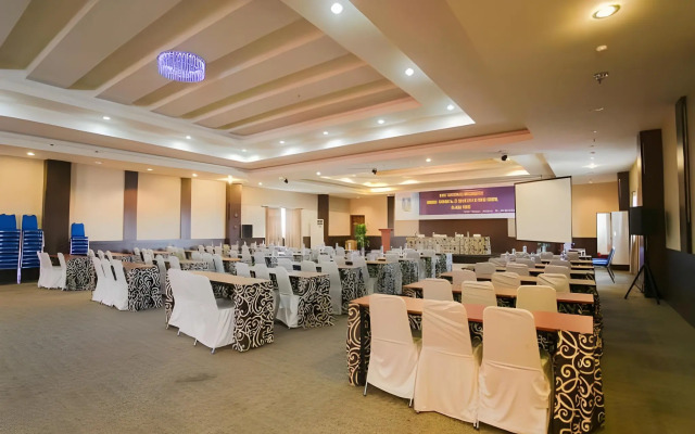 Halogen Hotel