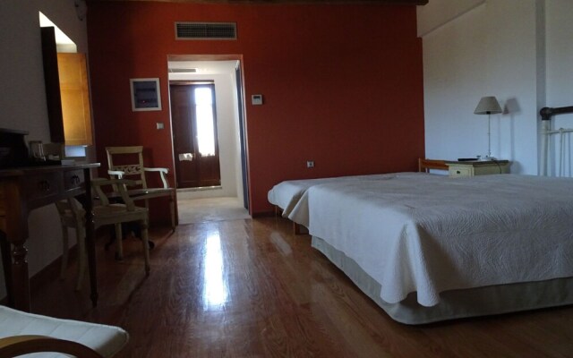 Xemoni Hotel