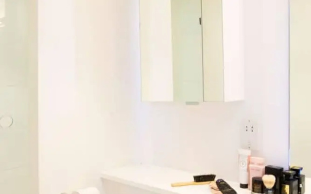 Beautiful Bohemian 2 Bedroom Flat In East London