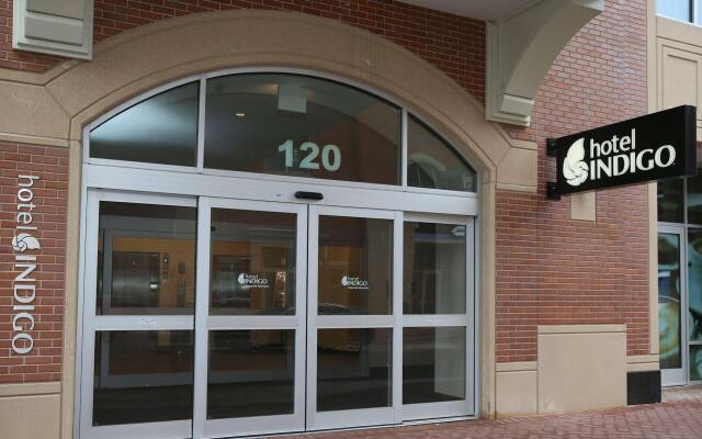 Hotel Indigo Naperville Riverwalk by IHG