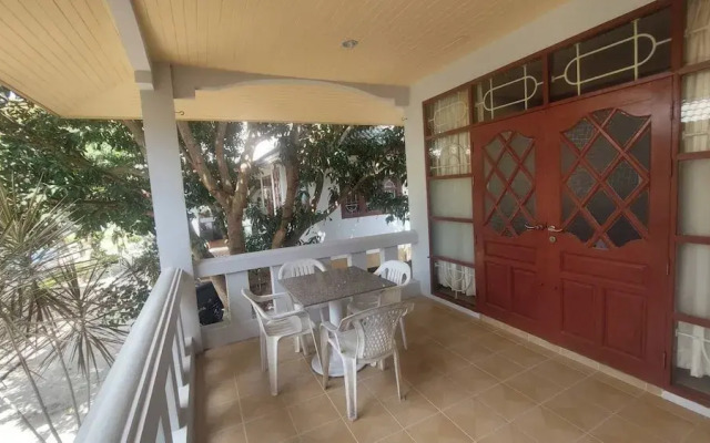 Krisada Beach Resort