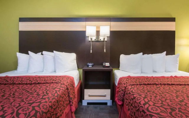 Days Inn By Wyndham Carlsbad, Nm