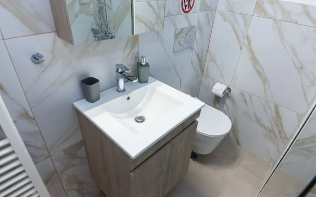 Stylish Brand New Apt at Megaro Mousikis