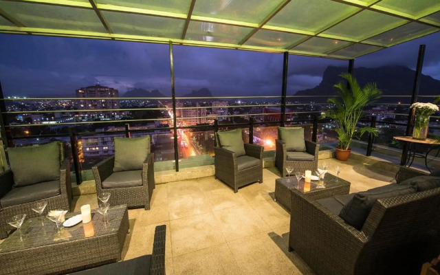 Palms Hotel