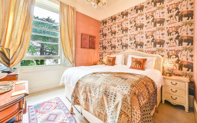 Muntham Apartment 6