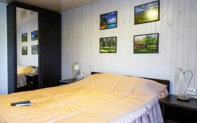Iskander Hotel