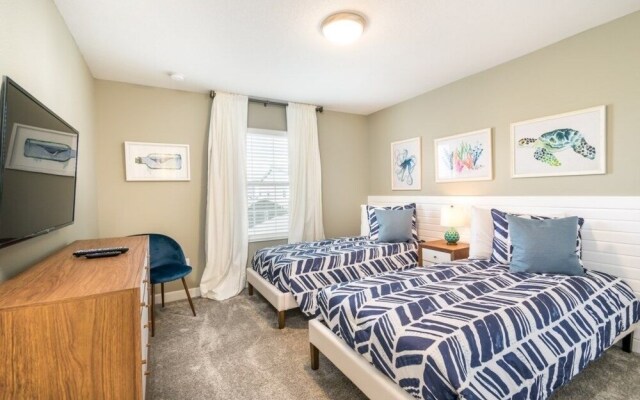 4 Bed Storey Lake Resort With Lazy River 4 Bedroom Townhouse by RedAwning