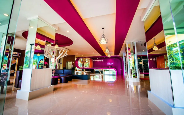 Dancenter Luxury Underwater World Pattaya