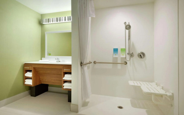 Home2 Suites by Hilton Roseville Minneapolis