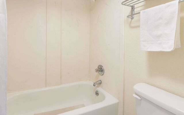 Orangeburg - Days Inn South