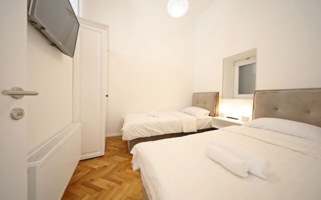Zagreb IN Central Square Apartment