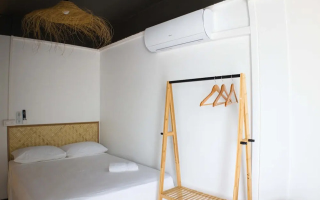 Airport Manini Lodge Studio 10