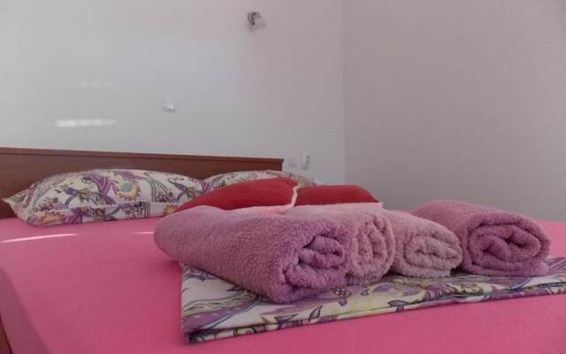 Tranquil Villa in Podstrana near Mutogras Beach