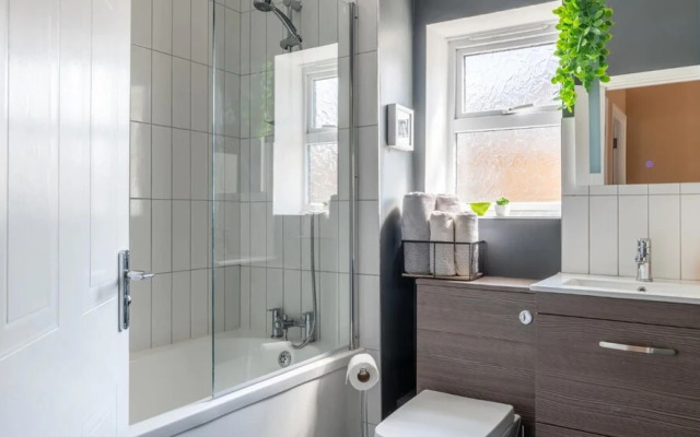Captivating 2-bed Apartment in Chatham