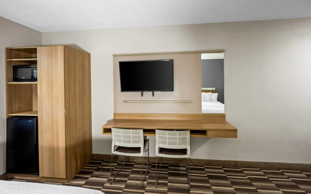 Microtel Inn & Suites by Wyndham Greensboro