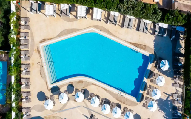 Leonardo Crystal Cove & Spa by the sea - Adults Only