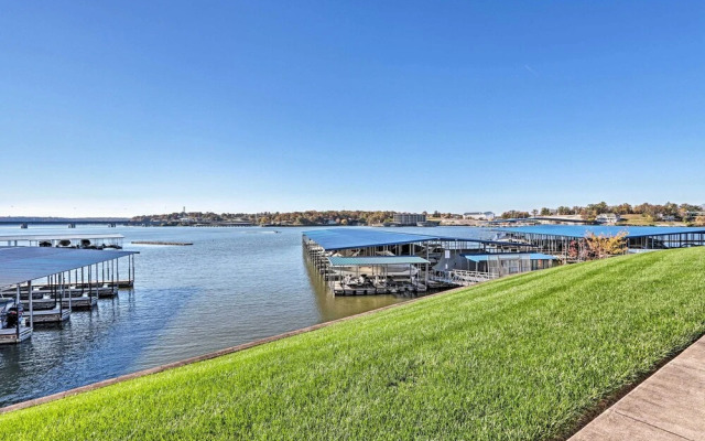Condo With Lakefront Patio & Community Perks!