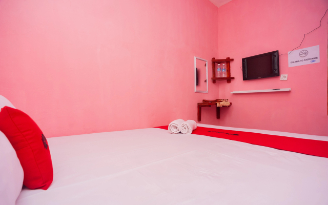 RedDoorz near Palembang Airport 1 - Hotel in Palembang - Photo 5
