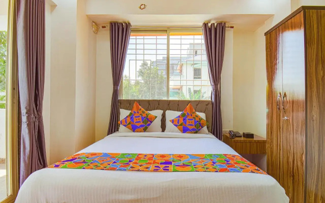 FabHotel Red Velvet Inn & Suites