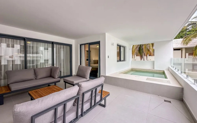 Gorgeous 2 BR Luxury Apartment