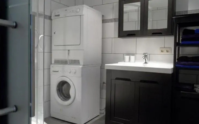 Apartment Tour & Taxis 1