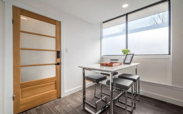 Modern Contemporary 2 Bedroom Suite