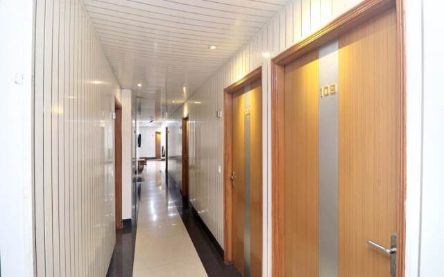 OYO 14533 Hotel Mohan