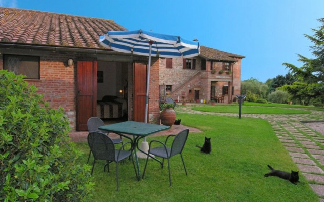 Mustard apt With Shared Pool