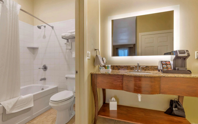 Best Western Plus Swiss Chalet Hotel & Suites