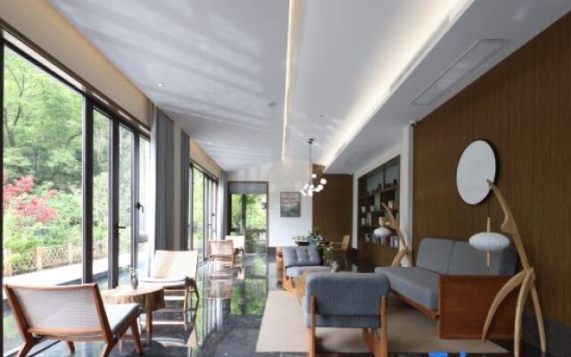 Wuta Xinshe (Jingshan Temple Branch)