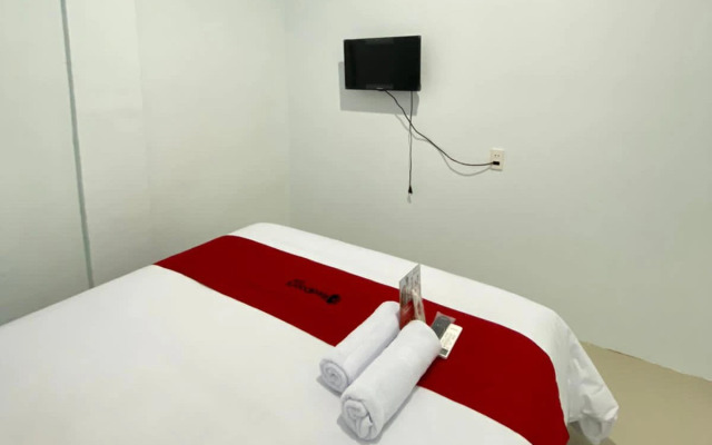 RedDoorz near Thamrin Plaza Medan 2