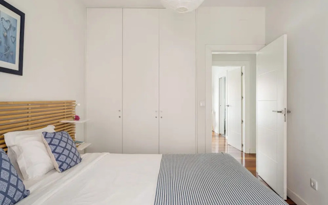 JOIVY Modern flat near Estrela Garden