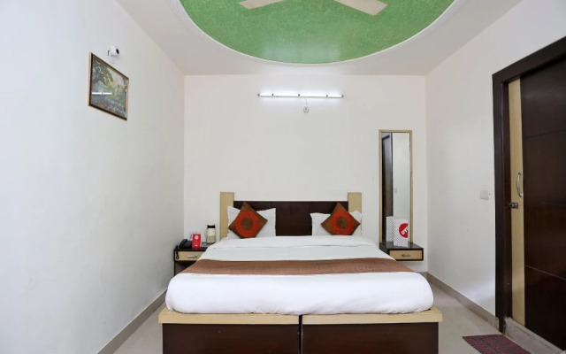 Hotel B R International by OYO Rooms