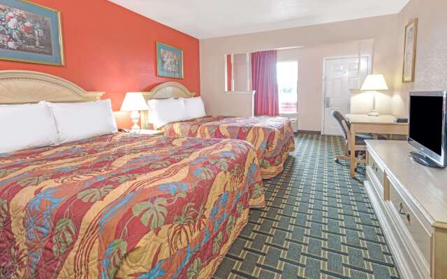 Days Inn & Suites by Wyndham Osceola AR