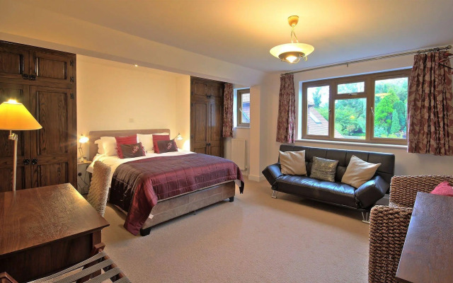 Tovey Lodge