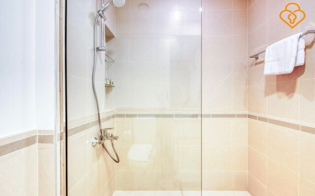 2 B/R Apt 425 Hayat Boulevard Townsquare