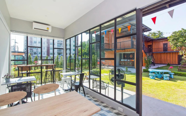 JN9 Poshtel