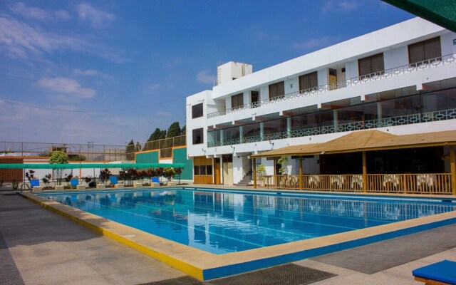 Las Poncianas Hotel