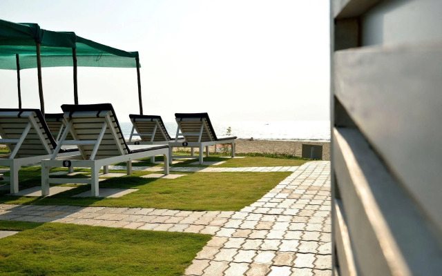 Majestic Beach Comforts