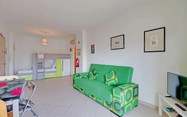 Arma O DE Pera Central by Homing