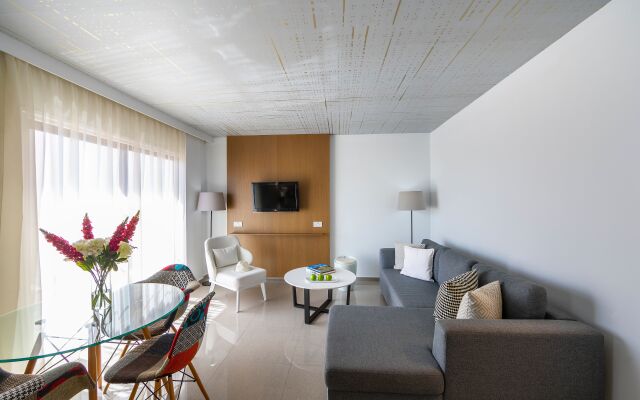 King Jason Paphos - Designed for Adults By Louis Hotels