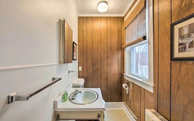 Roomy Lancaster Home: Walk to Dtwn & Hospital