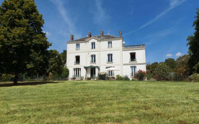 Manoir Le Parc near Paris & Disneyland