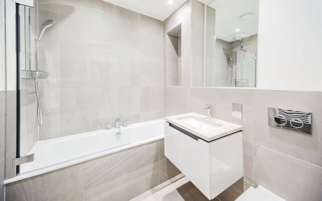 Palace Wharf Apartments