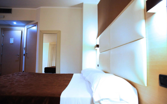 Hotel Sogni D'Oro Airport